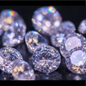 Meet your Fashion Dealer, Exquisite